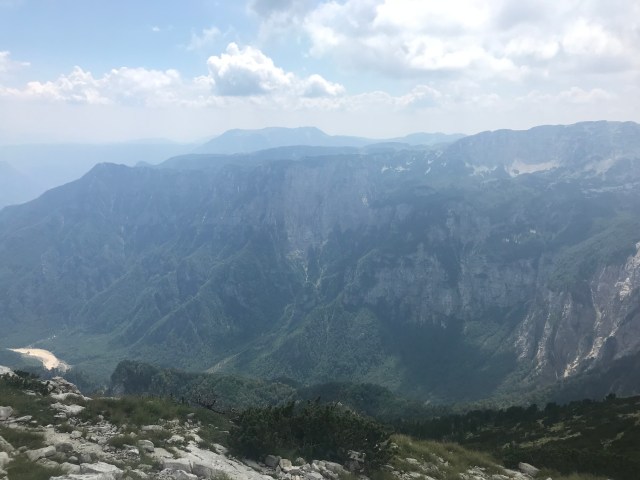 378FE7F9-279A-43B6-95CF-2C55D077BE10